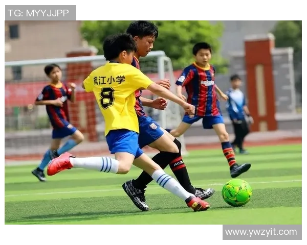 足球明星小身体的真实身份揭秘与成长历程分析 足球明星小身体的真实身份揭秘与成长历程分析