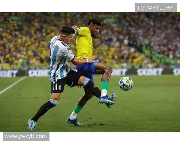 足球明星抵达机场引发粉丝热潮热情接机场面火爆令人惊叹 足球明星抵达机场引发粉丝热潮热情接机场面火爆令人惊叹