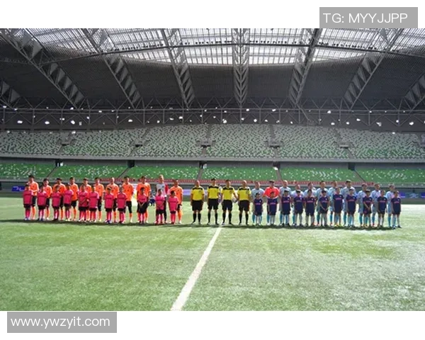 足球明星阵容对抗赛精彩纷呈球迷热情高涨尽享足球盛宴 足球明星阵容对抗赛精彩纷呈球迷热情高涨尽享足球盛宴