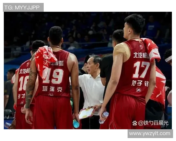 重庆篮球队配合问题引发热议球迷对战术执行与团队默契展开激烈讨论 重庆篮球队配合问题引发热议球迷对战术执行与团队默契展开激烈讨论